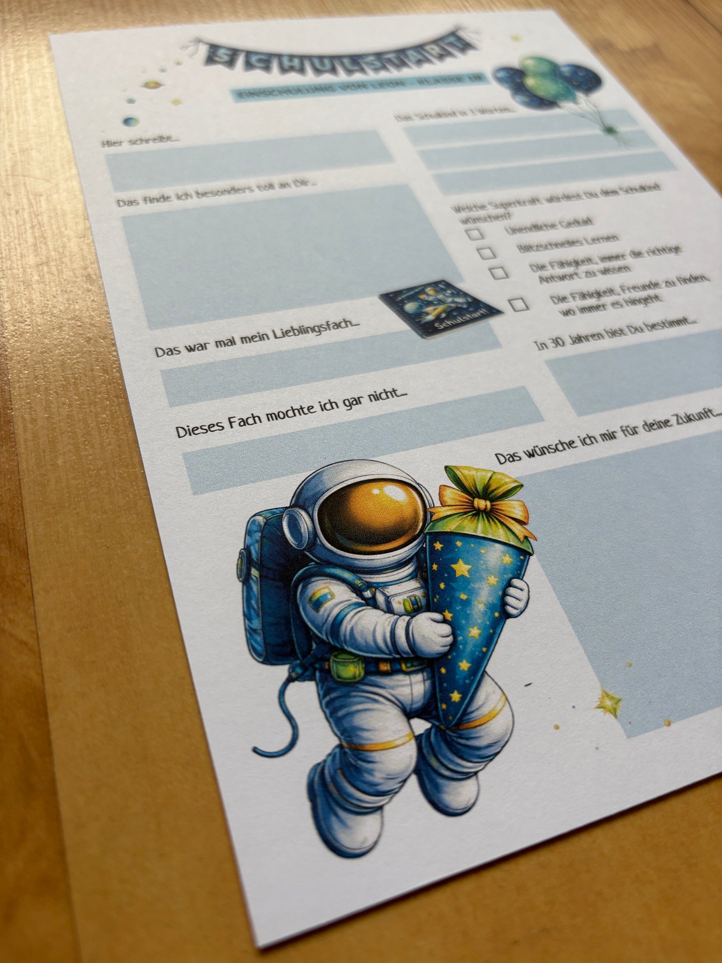 Personalisierte Schulstart Gästebuchkarten zur Einschulung mit Name & Klasse – Weltraum Astronaut A5 | 10–30 Stück - MundS Design Shop