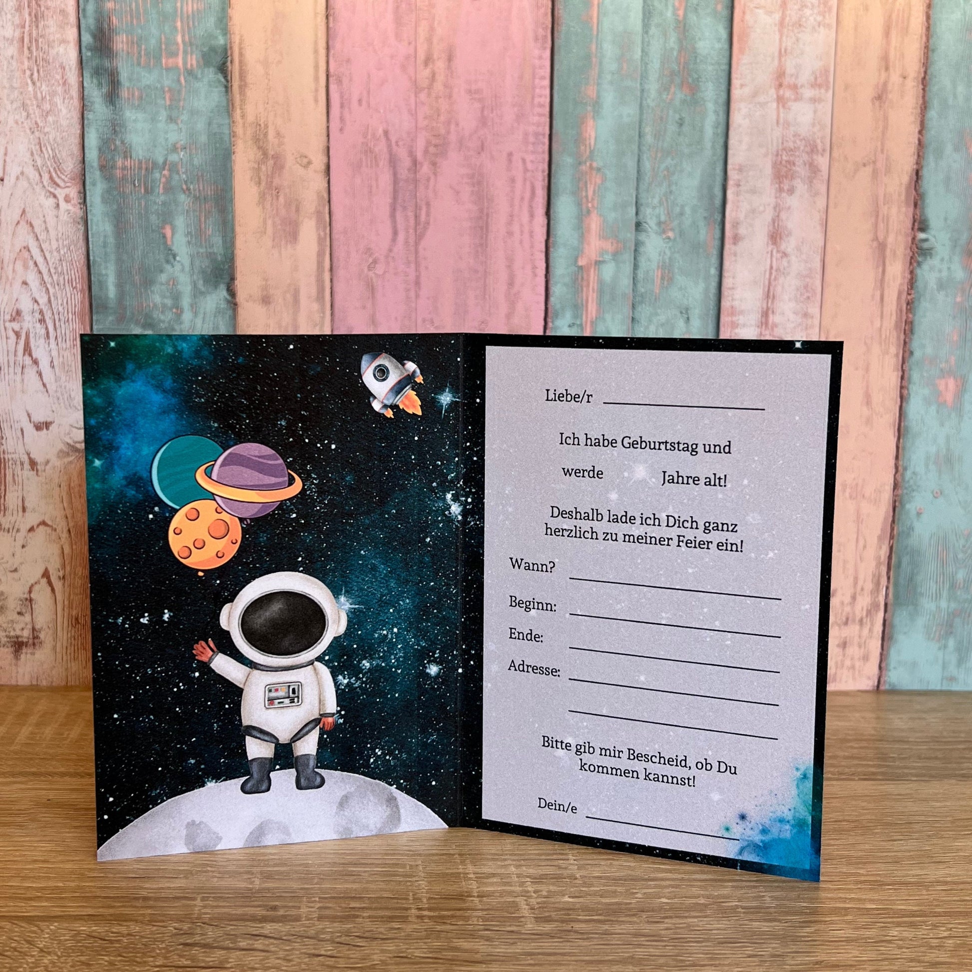 Einladungskarte als Klappkarte für Kindergeburtstag | Motiv Astronaut/Weltall/Planeten - MundS Design Shop