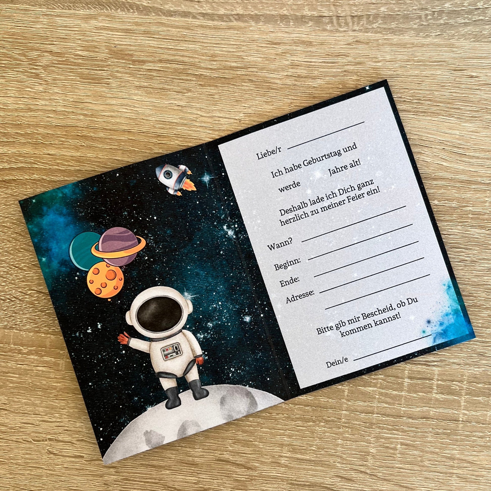 Einladungskarte als Klappkarte für Kindergeburtstag | Motiv Astronaut/Weltall/Planeten - MundS Design Shop